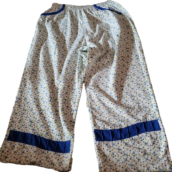 Summer Fashion Wear Girls 2 Piece Pajama Set Medium White Blue Floral Pockets - Picture 2 of 6